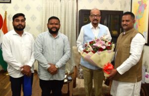राज्यपाल श्री रमेन डेका से अखिल भारतीय कुर्मी क्षत्रिय महासभा के प्रतिनिधिमंडल की सौजन्य मुलाकात